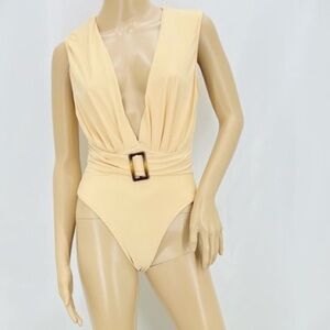 Sports Illustrated Plunging Belted One Piece Swimsuit Medium